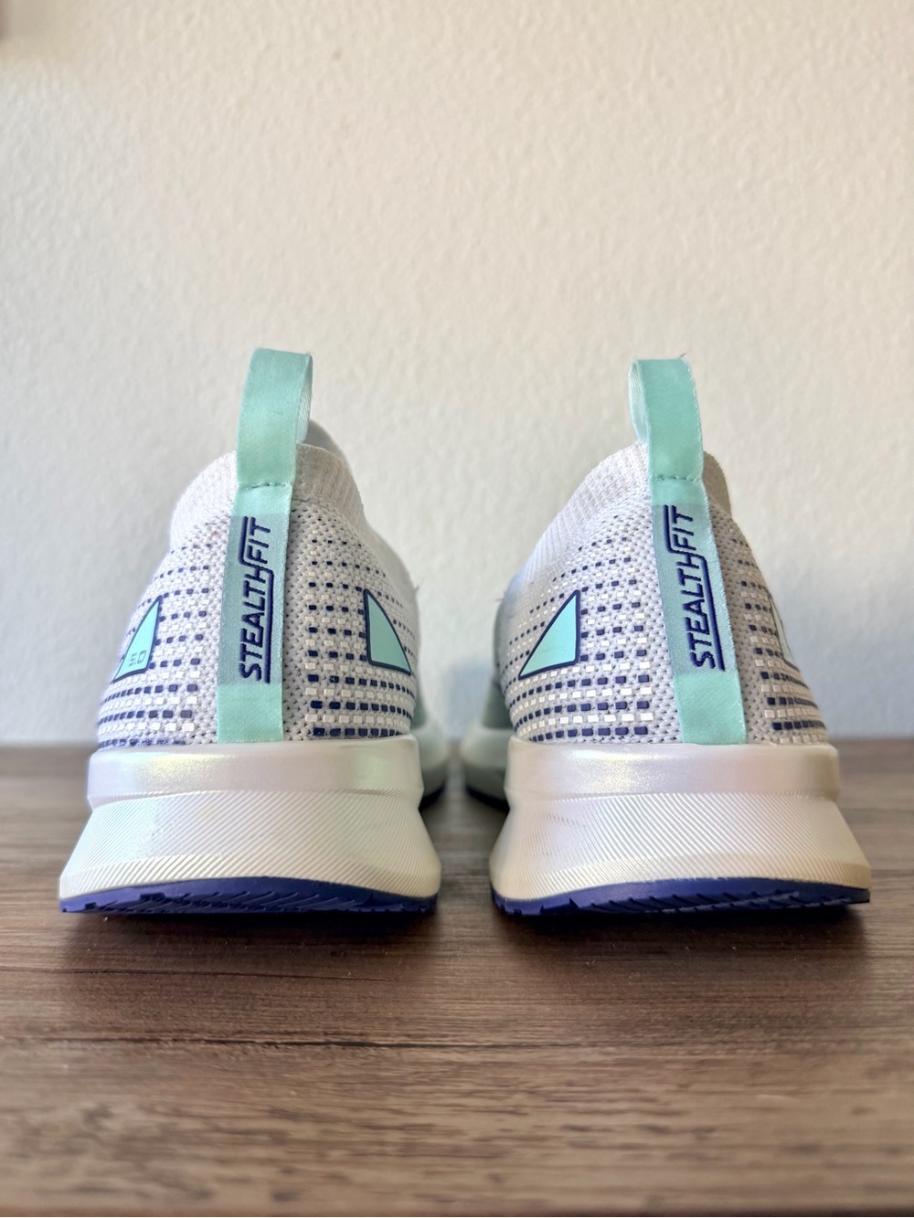 Brooks Women’s Levitate 5 in White/Yucca/Teal (Size: 8.5-B) Excellent/Like New - Picture 5 of 10